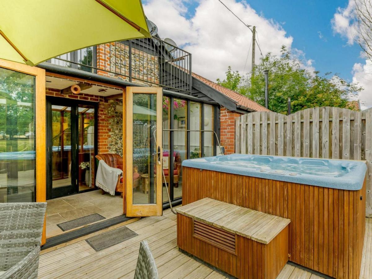 16Th Century Cartlodge With Private Hot Tub Diss Exterior photo